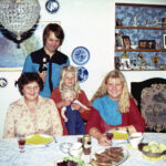 12 Grandmom Anna, TV, daughters Tinna, Hronn 1979